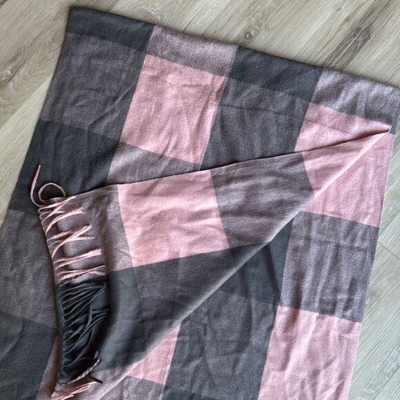 LERDU CASHMERE 100% Virgin Wool Wrap - Picture 1 of 3